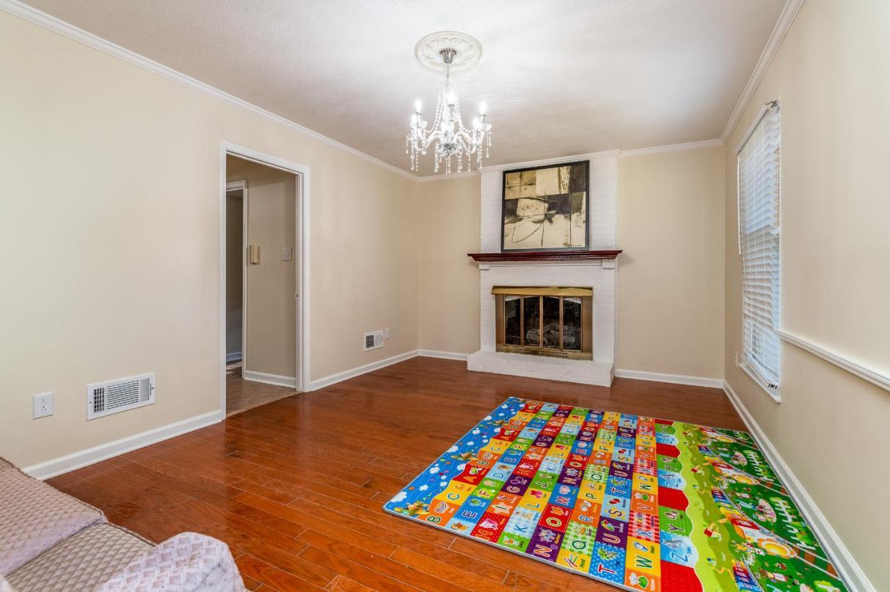 Centrally Located Spacious Abode ชาร์ล็อต ภายนอก รูปภาพ